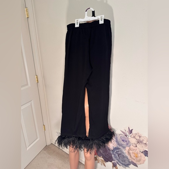 Sleeper Party Pajama pants with Double Feathers in Black boa - Picture 7 of 9